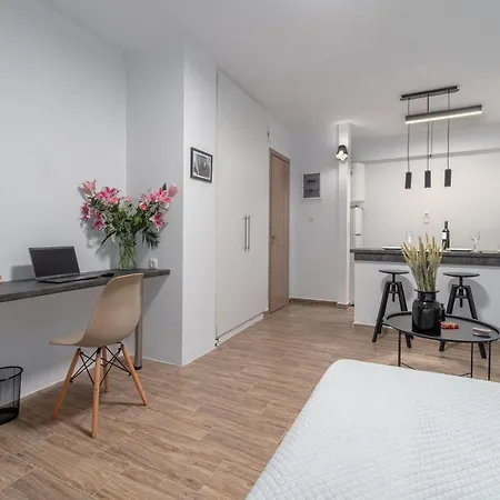 Roumi Apartment
